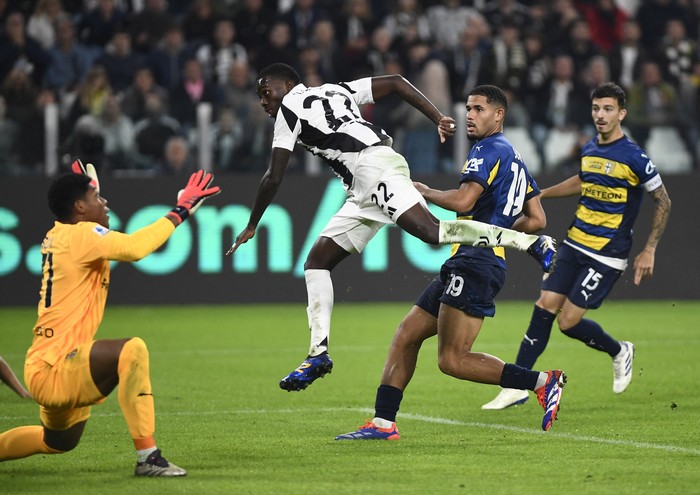 Juventus Versus Parma Habis 2-2