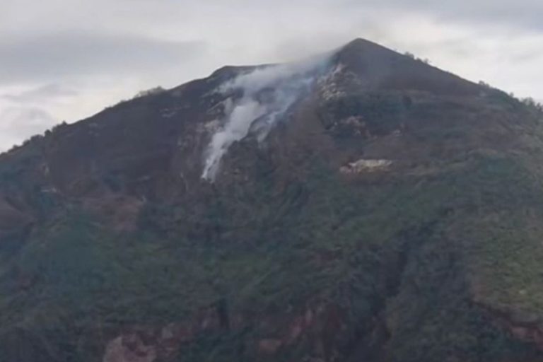 Status Gunung Iya Di turunkan dari Tingkat Waspada ke Siaga